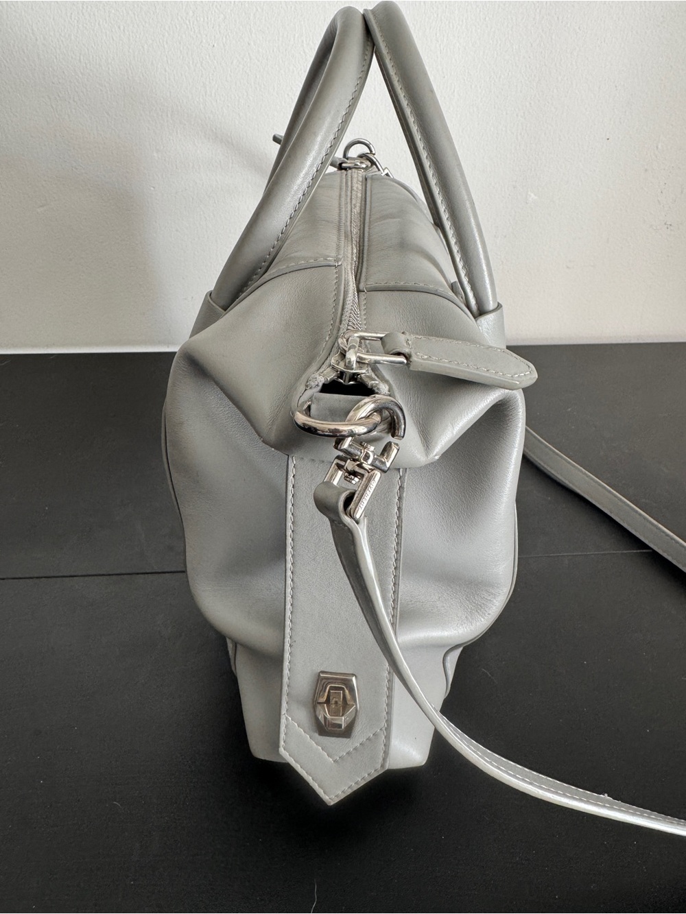 Givenchy Small Antigona Gray Leather Satchel Crossbody Bag - Picture 3 of 7